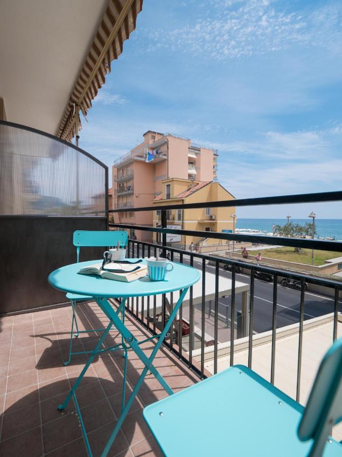 Babyaccommodation Family Experience III Pietra Ligure Bagian luar foto
