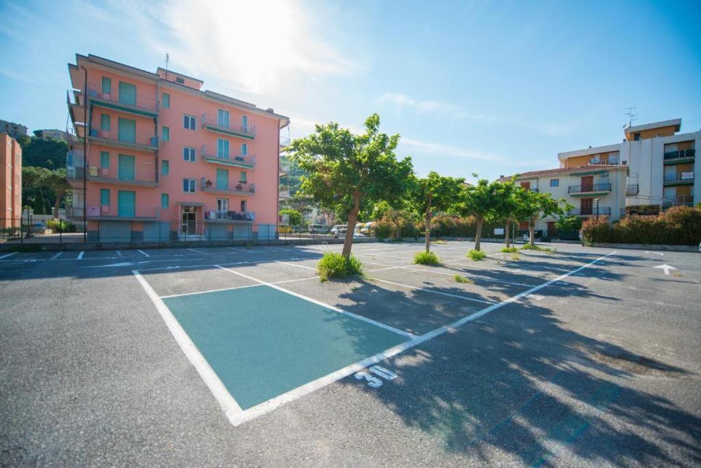 Babyaccommodation Family Experience III Pietra Ligure Bagian luar foto