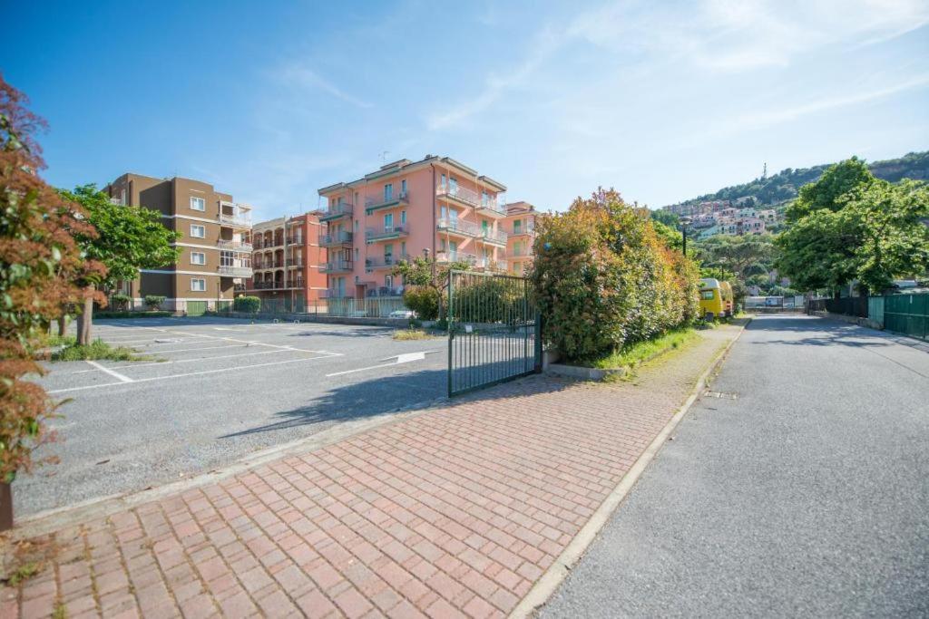 Babyaccommodation Family Experience III Pietra Ligure Bagian luar foto